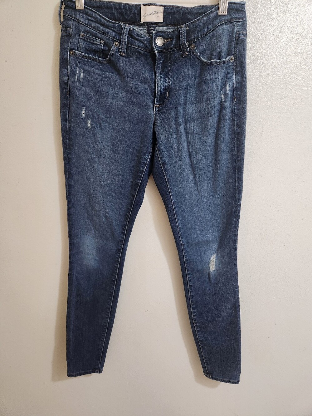 Universal Thread Women's Dark Wash Skinny Jeans